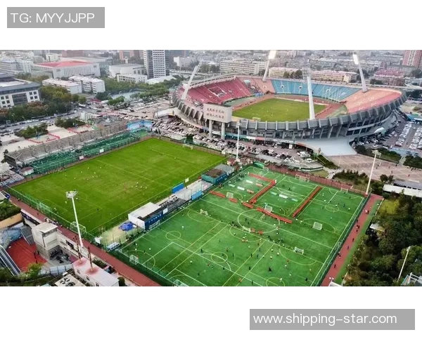 足球明星们的度假胜地揭秘他们最爱的放松之地与休闲活动